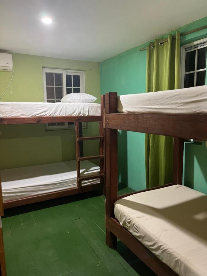 Hostal Cay Бастиментос Екстериор снимка