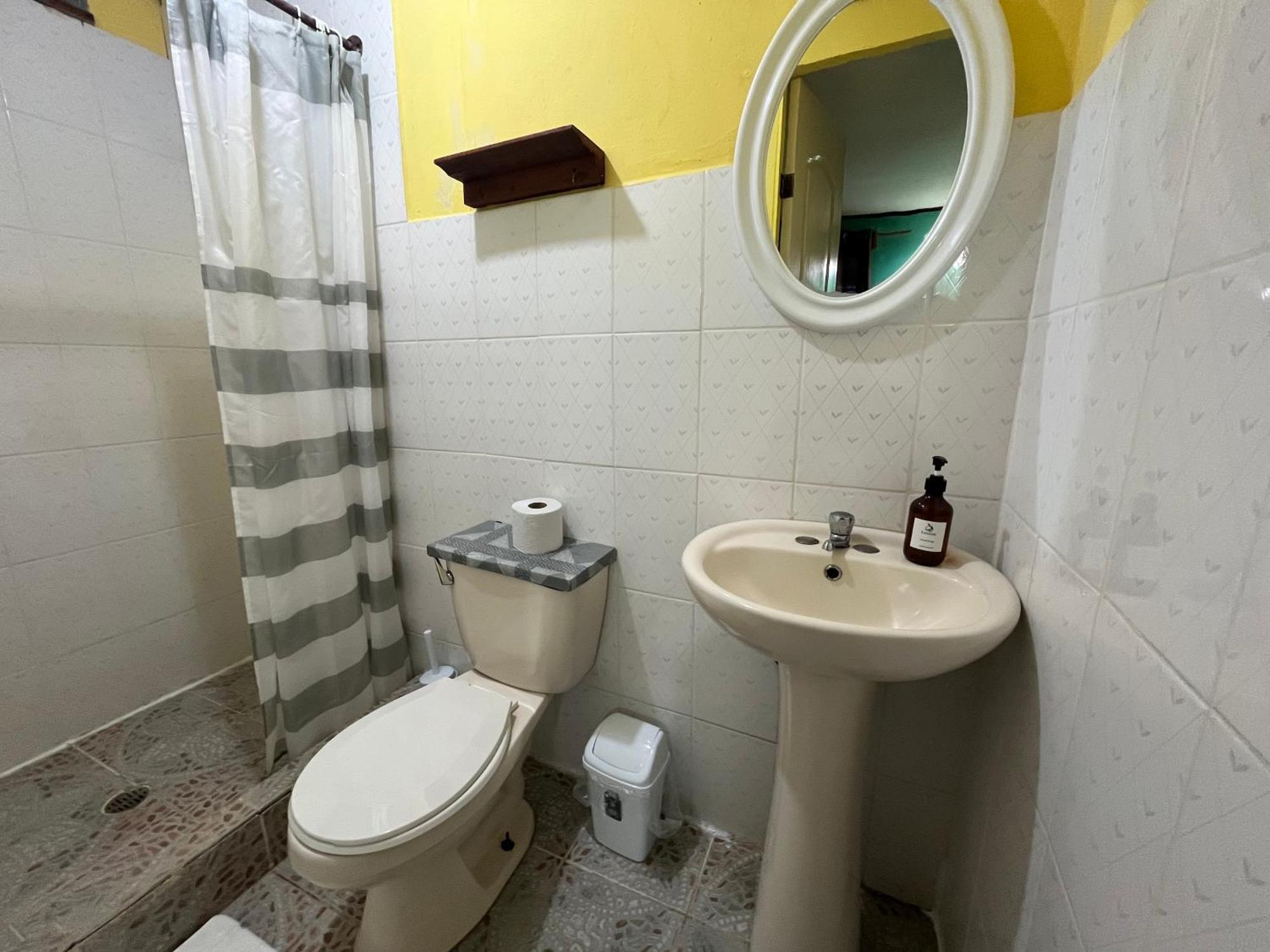 Hostal Cay Бастиментос Екстериор снимка