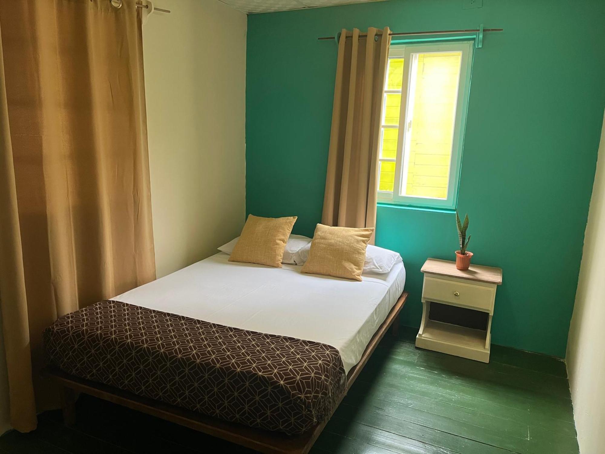 Hostal Cay Бастиментос Екстериор снимка